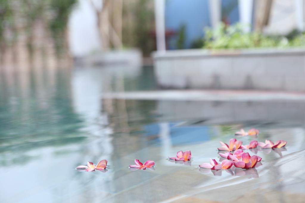 The Frangipani Living Arts Hotel And Spa Phnom Pen Exterior foto