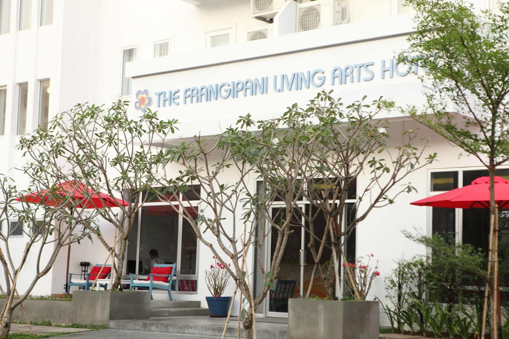 The Frangipani Living Arts Hotel And Spa Phnom Pen Exterior foto